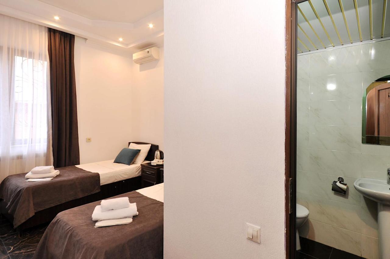 Hotel Majestic Tbilisi Bagian luar foto