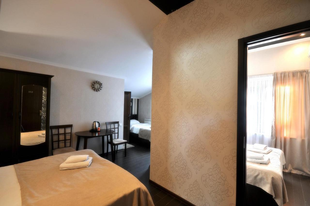 Hotel Majestic Tbilisi Bagian luar foto