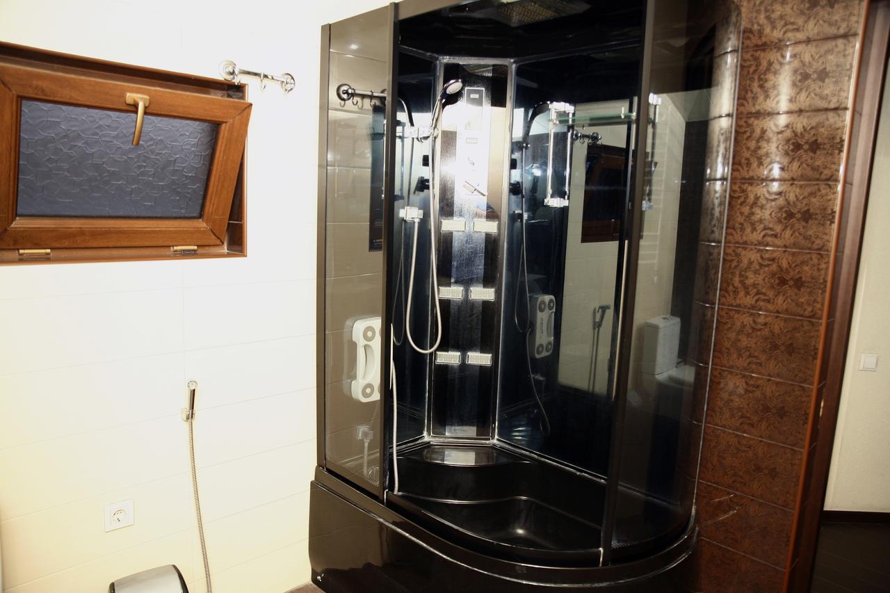 Hotel Majestic Tbilisi Bagian luar foto